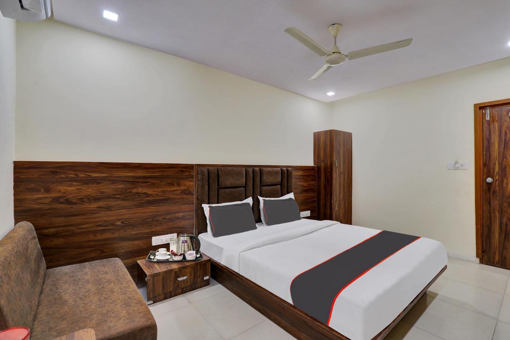 Hotel O Neelkamal أحمد أباد المظهر الخارجي الصورة