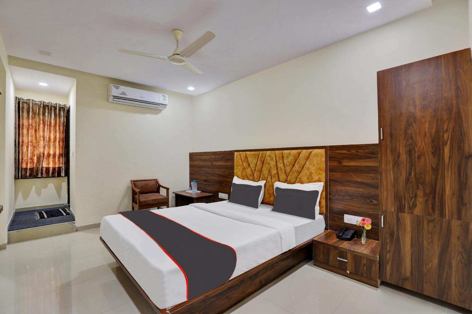 Hotel O Neelkamal أحمد أباد المظهر الخارجي الصورة